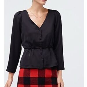 EUC J.Crew satin back crepe button front blouse